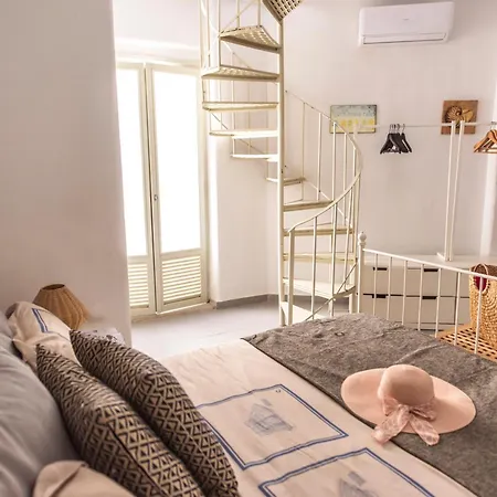 Fresh Renovated Maisonette Close To The Appartamento *