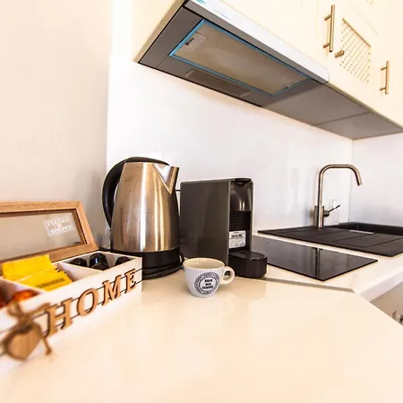 Apartment Fresh Renovated Maisonette Close To The *