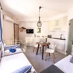 Fresh Renovated Maisonette Close To The 普拉迪斯亚罗斯