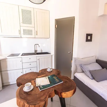 Fresh Renovated Maisonette Close To The Lägenhet