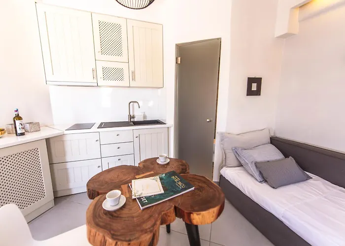 Fresh Renovated Maisonette Close To The Daire