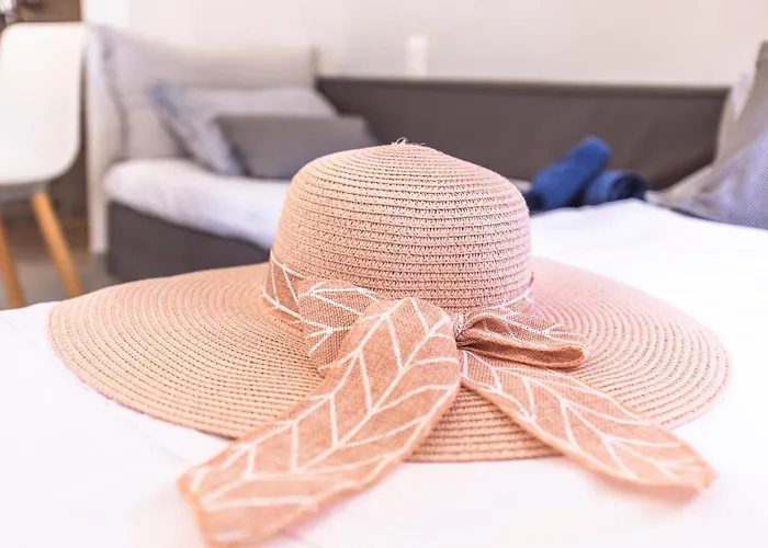 Fresh Renovated Maisonette Close To The Daire