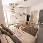 Appartement Fresh Renovated Maisonette Close To The