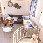 Fresh Renovated Maisonette Close To The * Platis Yialos